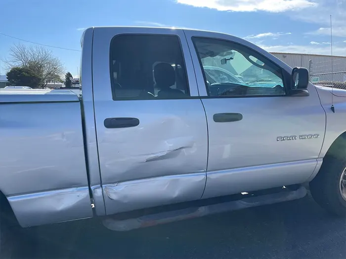 Damaged-dodge-ram-before-repair