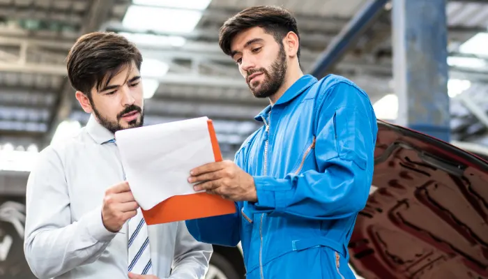 Auto-body-customer-consultation-boise