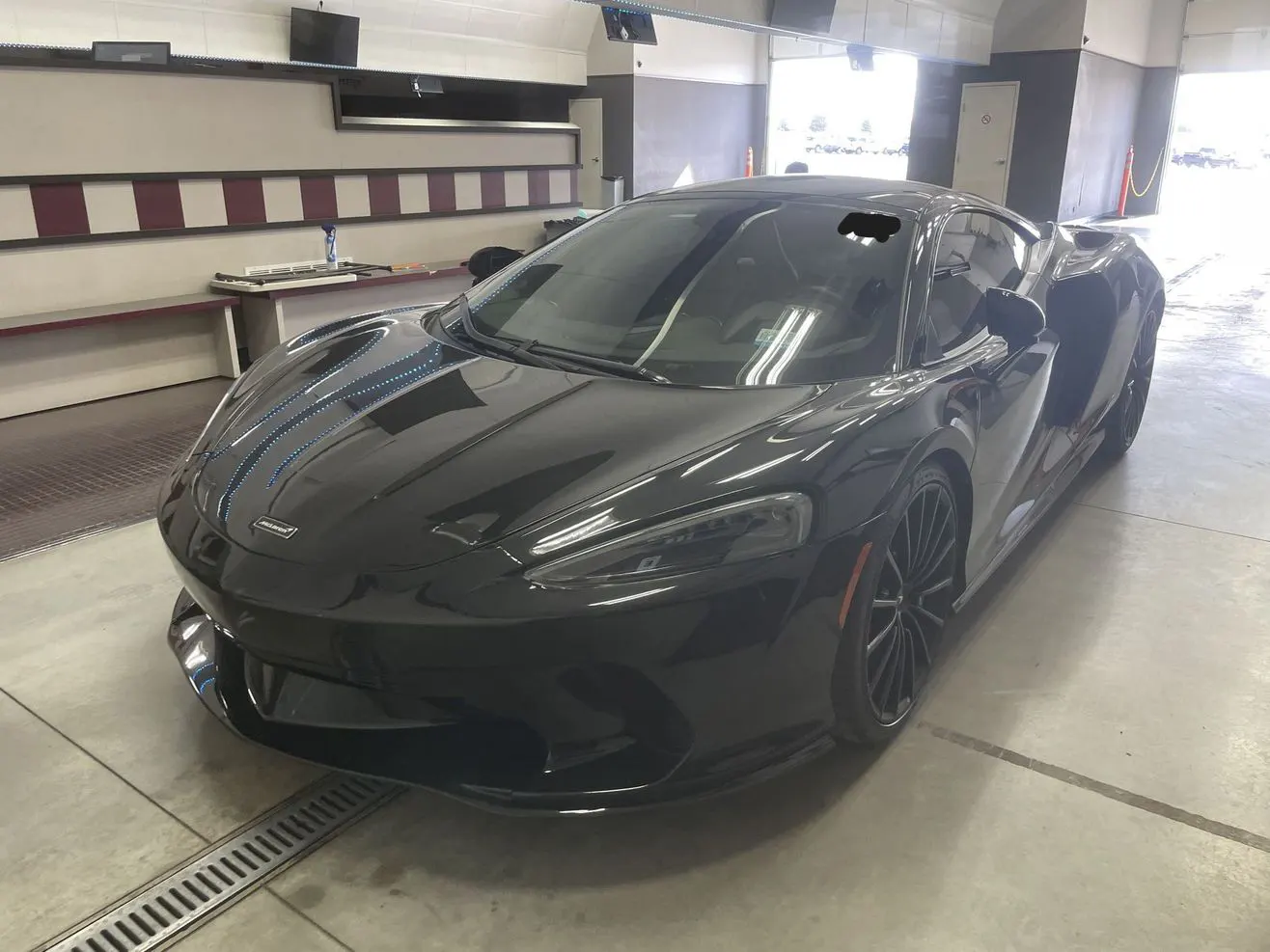McLaren GT
