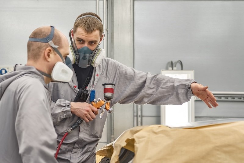 Employee of the paint shop of automobile factory carries out training in the painting of body parts with gun SSUCv3H4sIAAAAAAAACpRRu27DMAzcC/QfDM0xEMVNaucPMhToHnSgJSYWokiBHi2KIP9eyrIKLR26iXfUHY+8Pz81DRvBK8H2zT1VVCutow8OgrKG4PVqwR0aia5GUKpgnQJdgyMEMRm4IoEmap3gx0wyHyBEjz6ZLZCAgGfSyOCvRJ7omOumEDNJP4hiByPTlMl8VbE+jol9U16g1mDQRs8Knz3/EHxHe9P4D7H8+Ci54YxGfM/RqsgONUKOfMyt7PIV0F3rJUCUylb5P60AnRq6SunmlFDmXH2zYZrvUb4JG01waQRWYjBt7Q1GyrVvTqSJBZ/Ae2qXBa+MBO3VXisfY8McYFFlkm6WSt5tOt4PfNfx1x3vBr5eGvKdJ0U68zhFiGpxUbKOrtIErJecb3mHrdgI3r70fdfC9jS2nG8k77fDMMCJFv/4AQAA//8DAPGAyOmxAgAA