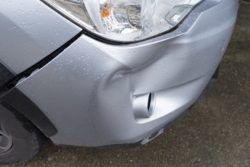car silver color crash damage bumper breakdown